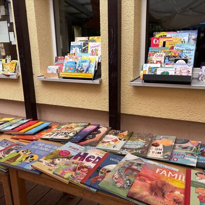 Bild vergr&ouml;&szlig;ern: Mehrsprachige Kinderb&uuml;cher, Bilderb&uuml;cher und Geschichten f&uuml;r Gro&szlig; und Klein - f&uuml;r jeden ist etwas dabei.