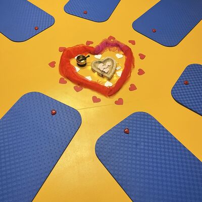 YogaMotorik&reg; - Mitte zum Stundenthema Herz