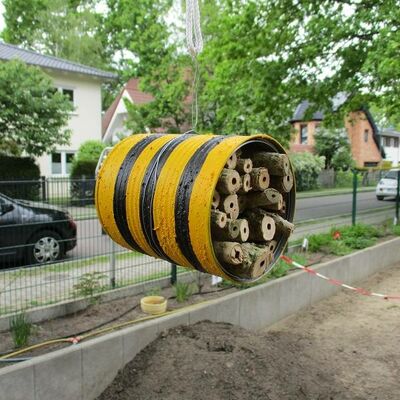 Bild vergrößern: Kita "Kükennest" - Bienenprojekt - Bienenhotel